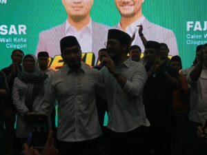 Kampanye Agak Lain, Strategi Kemenangan Robinsar-Fajar