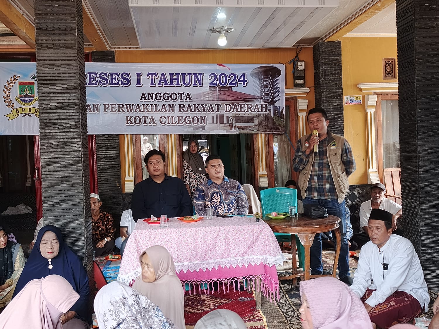 Suasana reses Anggota DPRD Kota Cilegon Rizki Ismail.