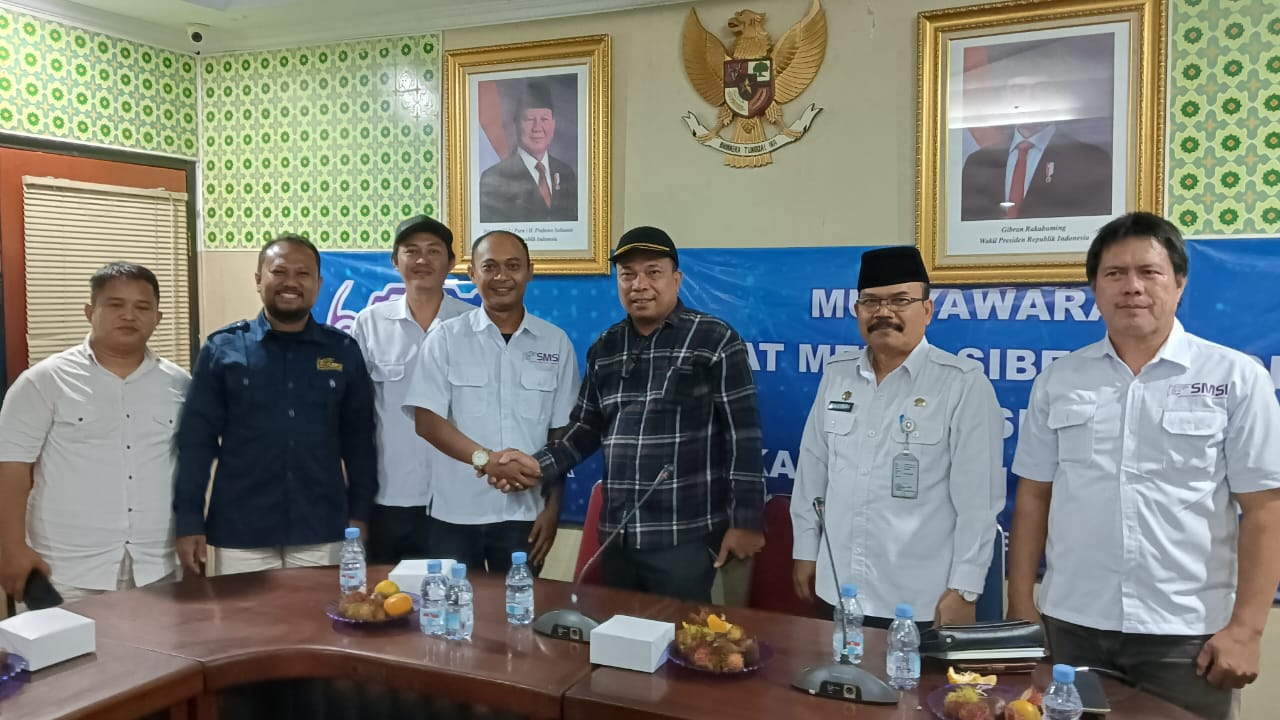 Ketua SMSI Kabupaten Serang Terpilih Wisnu Anggoro berfoto bersama