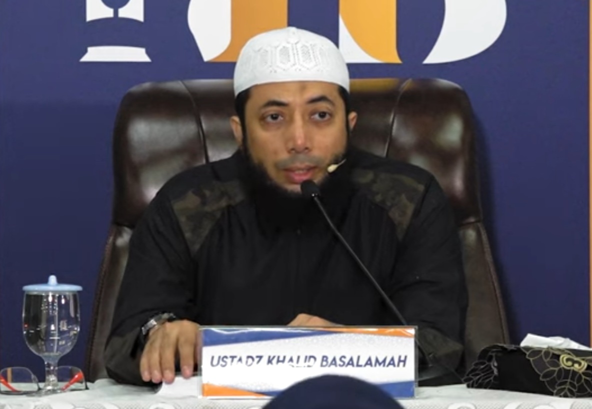 Ilustrasi Ustadz Khalid Basalamah saat berdakwah melalui Youtube Youtube Lentera Islam