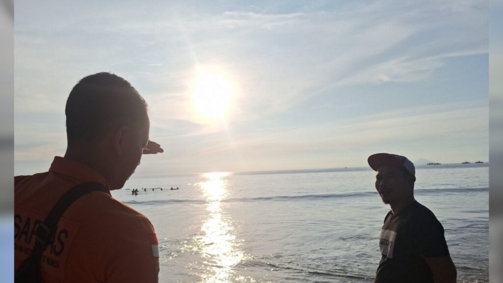 Wisatawan Asal Bogor Terseret Ombak di Pantai Carita, Nasibnya Masih Misteri