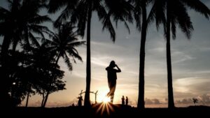 Bukan Bali, Tapi Banten! Rayakan Libur Lebaran 2025 dengan Sunset Romantis di Pantai Tanjung Lesung