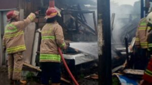 Pagi Buta Citangkil Geger, Lapak Pasir dan Dua Kios Kebakaran
