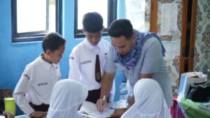 Robinsar Ajak Anak-Anak Kenali Peran Pemerintah Sejak Dini