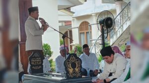 Ziarah Penuh Haru, Robinsar Ajak Warga Cilegon Teladani Semangat Tb Aat Syafaat