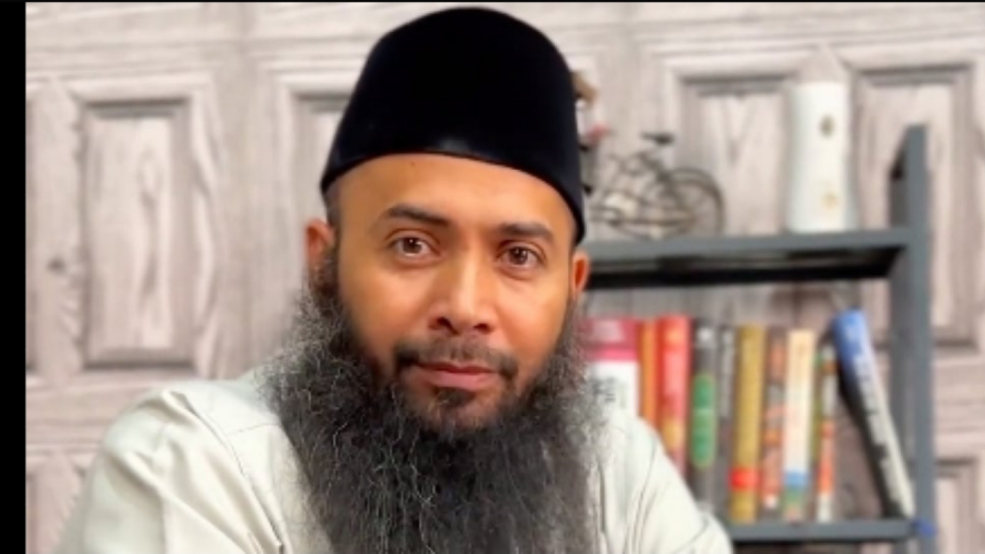 Ustadz Dr Syaifiq Riza Basalamah