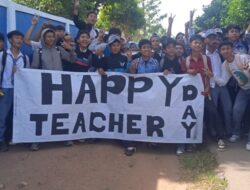 Siswa SMK PGRI Maja Lebak Banten Beri Kejutan Menyentuh di Hari Guru Nasional