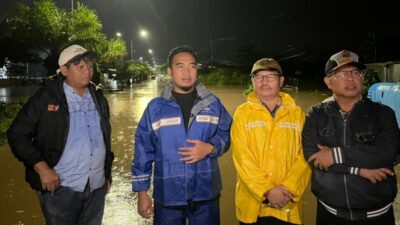 Tak tinggal di Kantor, Wali Kota Cilegon Terjun Pantau Banjir
